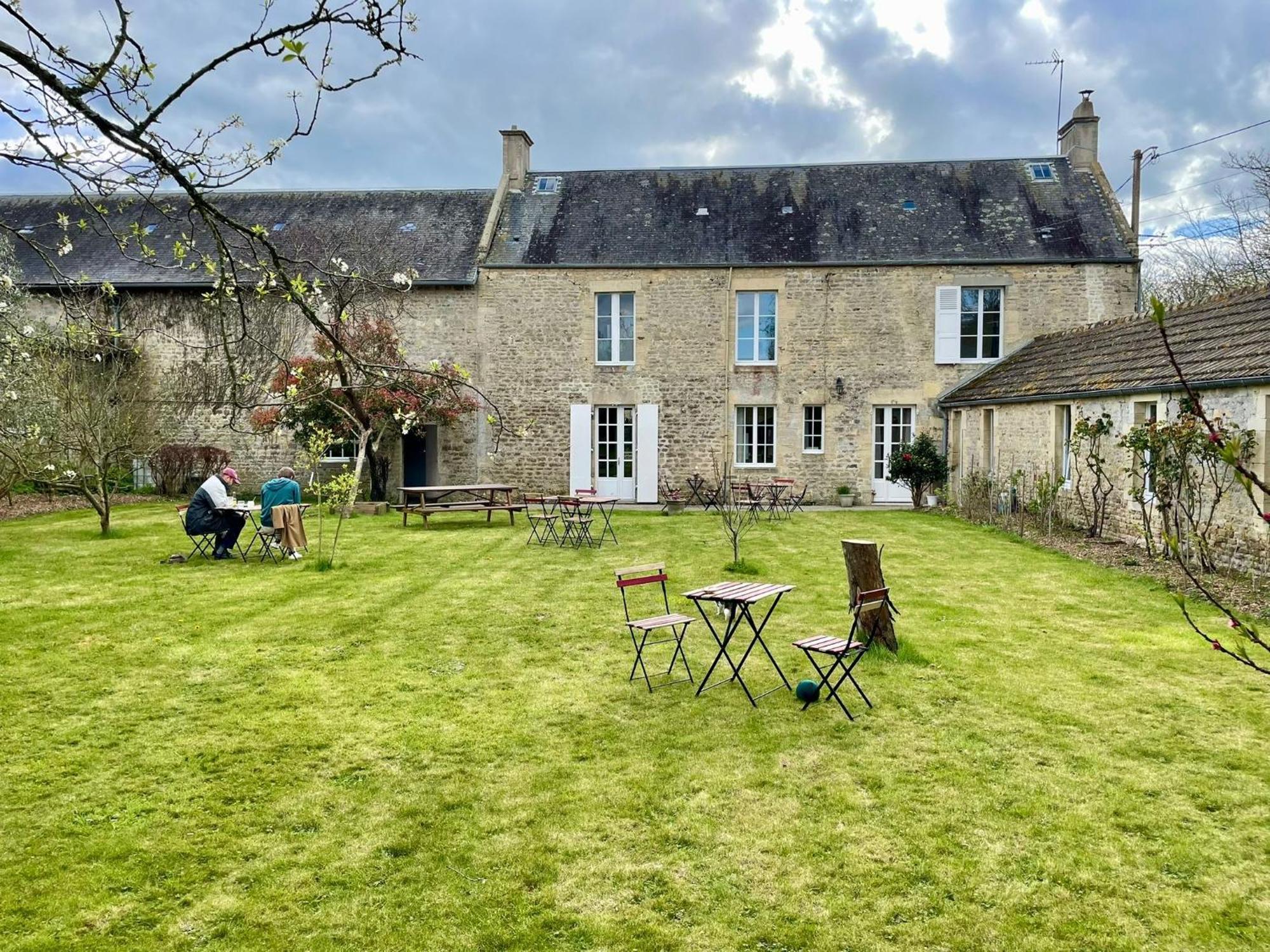 Les Chambres D'Omaha Beach Etablissement Avec Deux Chambres D'Hotes, Petit-Dejeuner Compris Fait-Maison Et Produits Locaux В'єрвіль-сюр-Мер Екстер'єр фото